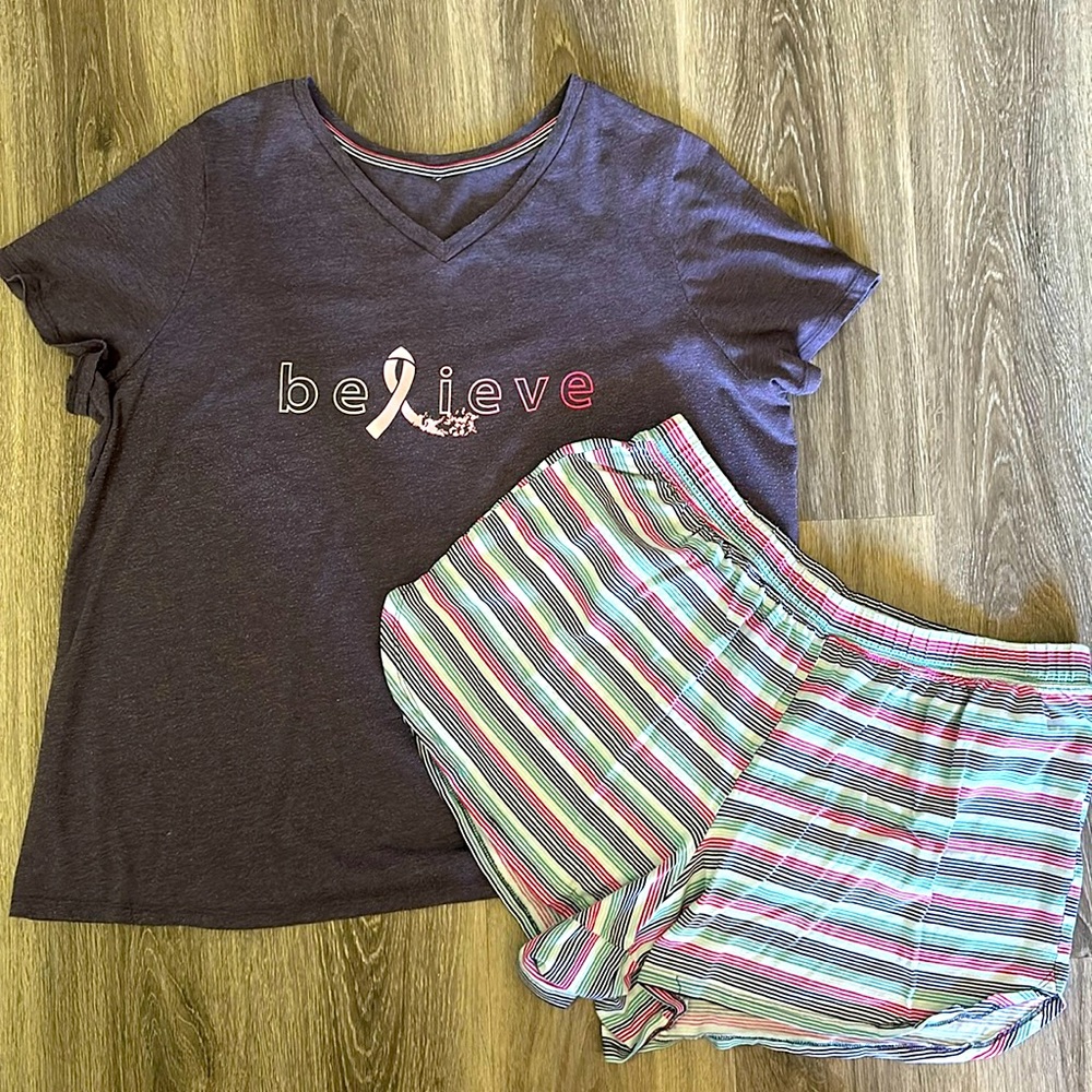 Women’s Plus Size Cacique Brand Lounge/ Pajama Set Size: 14/16
